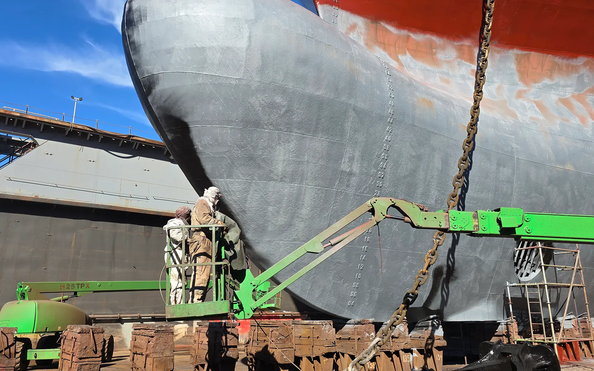 Maintenance and painting on the ship Contship Box 6