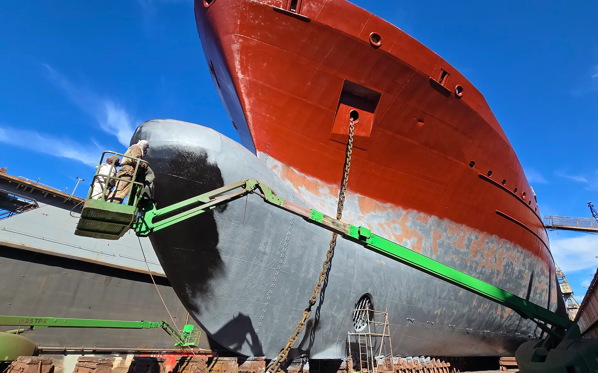 Maintenance and painting on the ship Contship Box 7