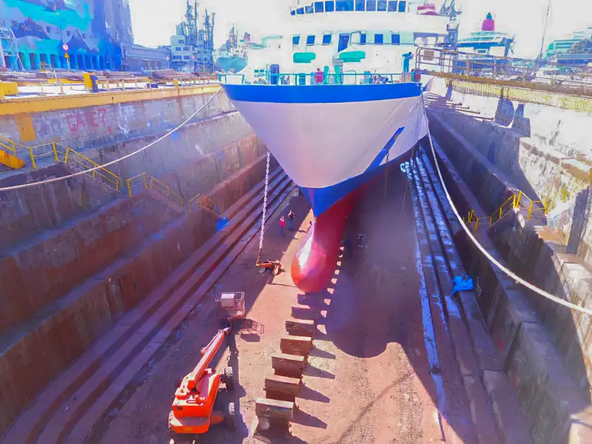 Συντήρηση και χρωματισμός πλοίου Ionis ventouris anastasios 13