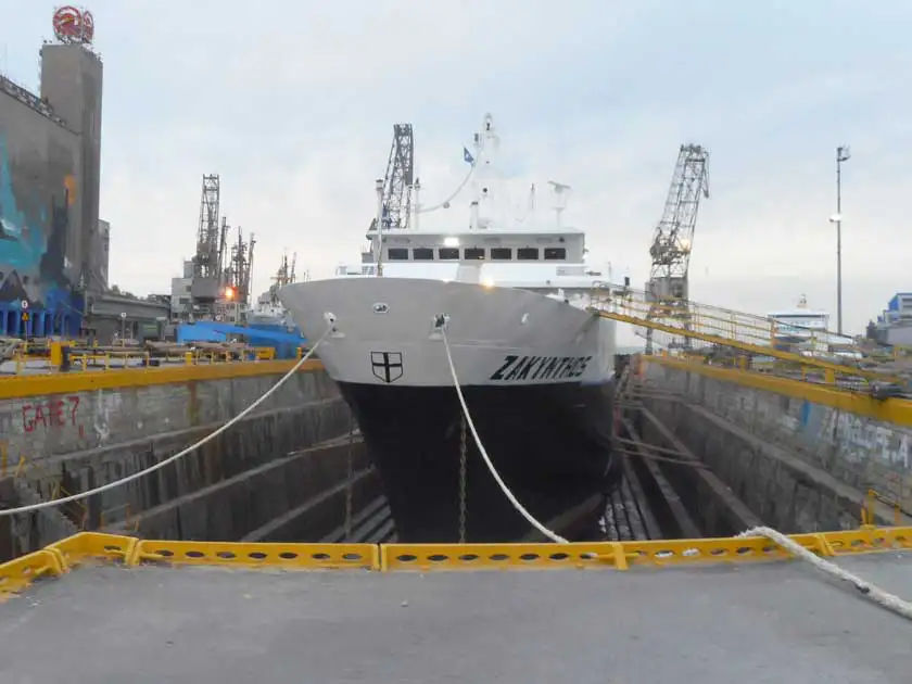 Χρωματισμός πλοίου Zakynthos Ventouris Anastasios 5