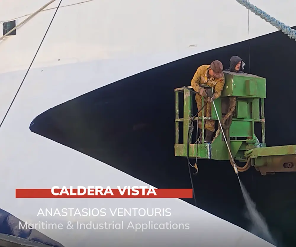 Maintenance and painting on the ship Caldera Vista