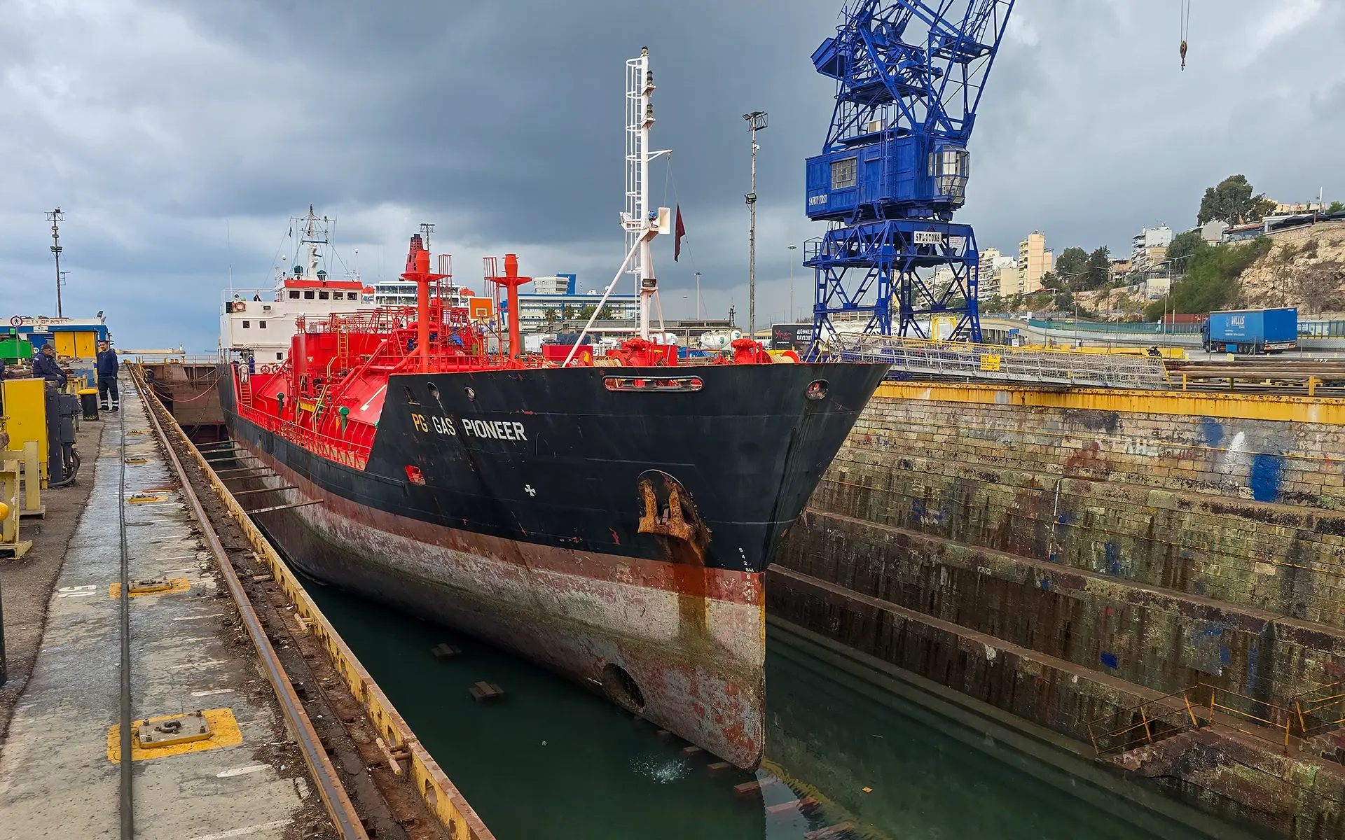 Maintenance and painting on the ship PG Gas Pioneer